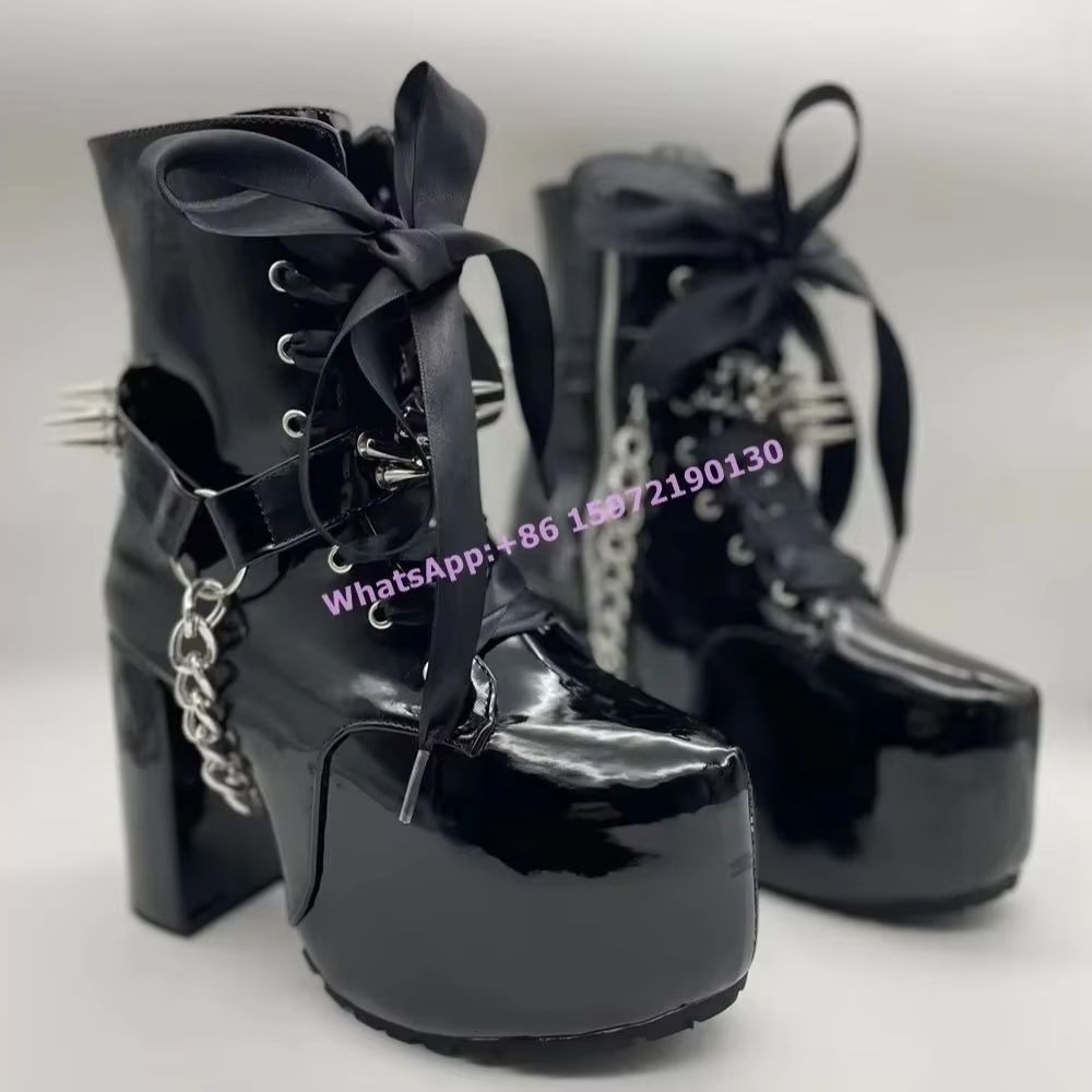 Ribbon Tie Heel - حذاء بوت أسود برباط وشريط، بتصميم