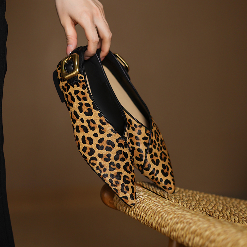 Pointed Toe Flat - 2026 ربيع جديد الاتجاه جلد طبيعي