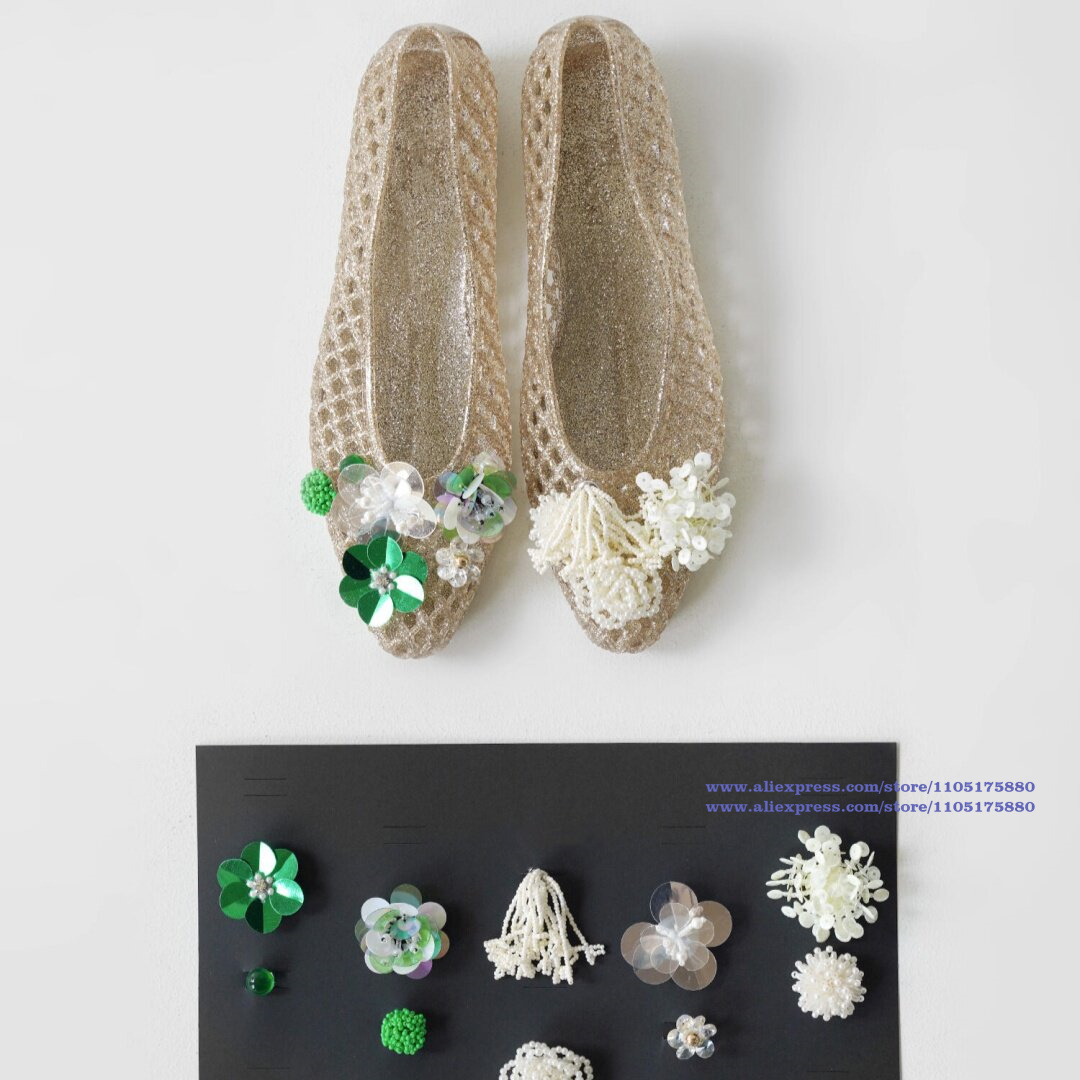 Slip On Mule Flat - أحذية مسطحة ذهبية لامعة مجوفة بتصميم