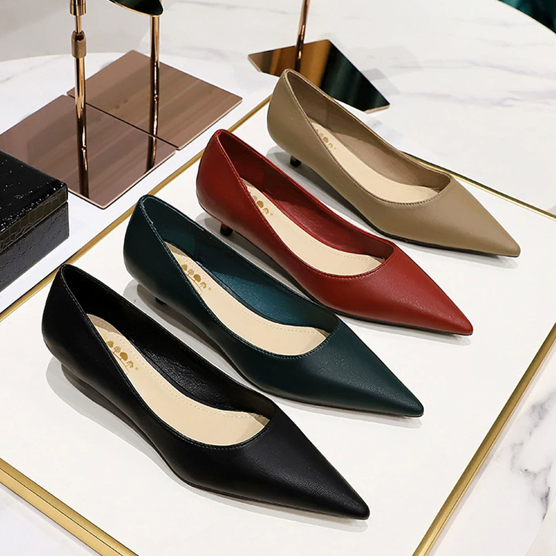 Women Shoes Size 4 In Cm - أحذية نسائية أنيقة بمقدمة مدببة وكعب