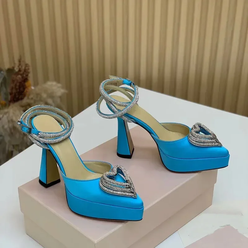 Pointed Toe Flat - منصة كريستال الحب الديكور الصنادل مثير