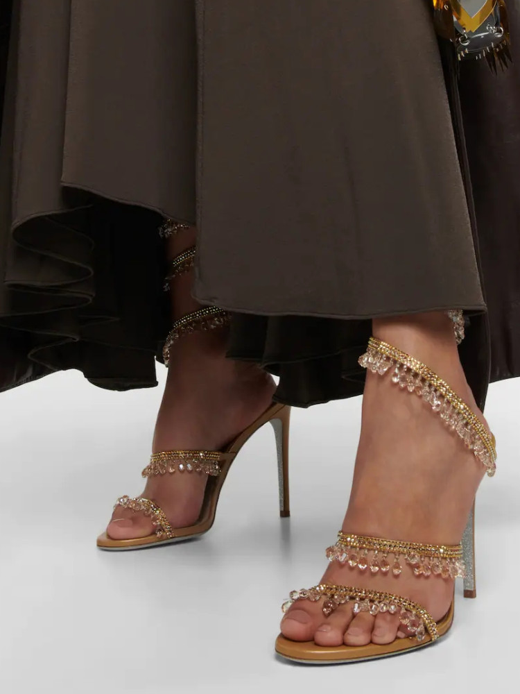 صنادل نسائية جديدة 2026 بتصميم - مراجعة Platform Mule Heel وسعره
