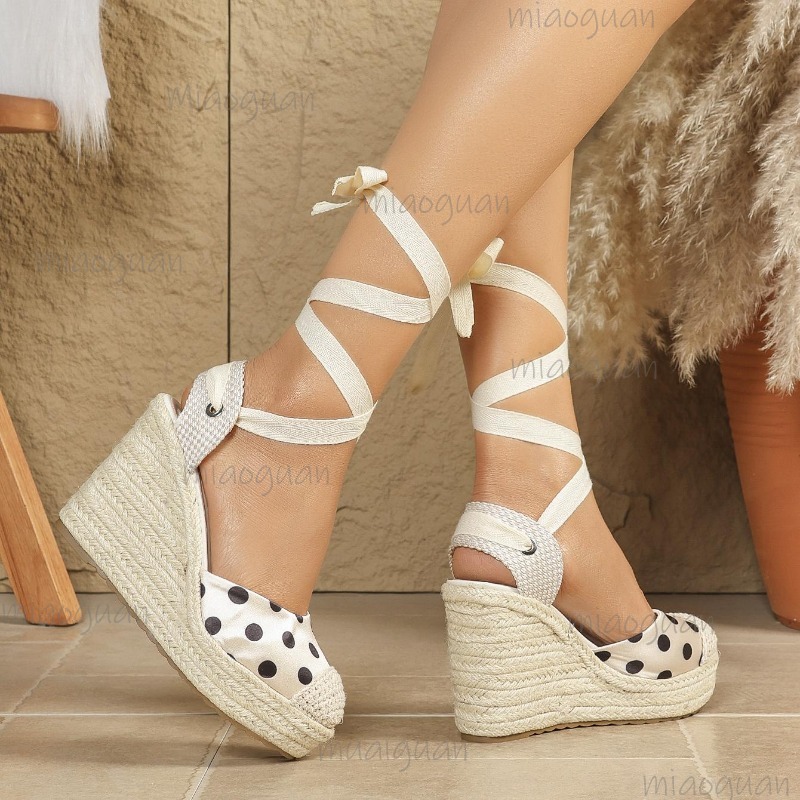 صنادل نسائية جديدة لربيع وصيف  - مراجعة Ribbon Tie Heel وسعره