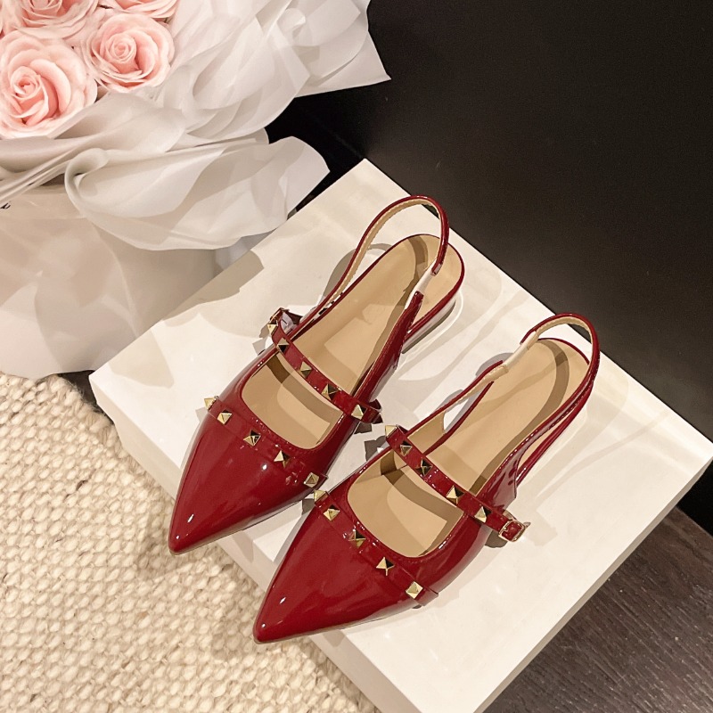 صنادل فرنسية جديدة بكعب مدبب و - مراجعة Pointed Toe Flat وسعره
