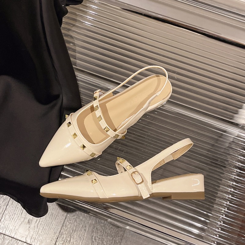 صنادل فرنسية جديدة بكعب مدبب و - مراجعة Pointed Toe Flat وسعره
