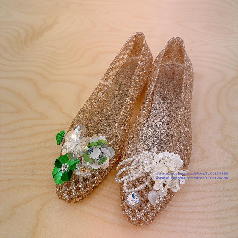 أحذية مسطحة ذهبية لامعة مجوفة  - مراجعة Slip On Mule Flat وسعره