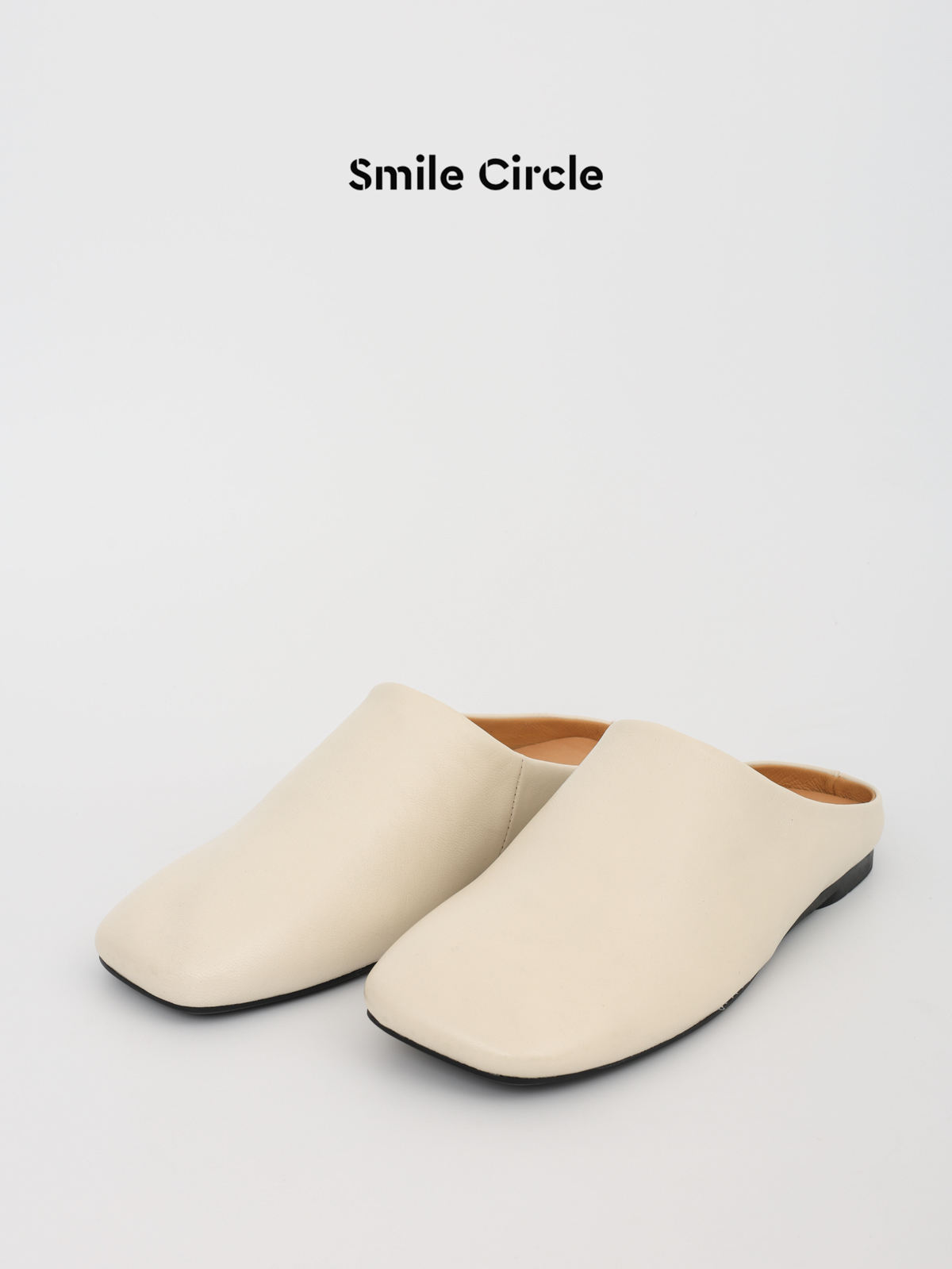 صنادل نسائية من الجلد الطبيعي  - مراجعة Slip On Mule Flat وسعره