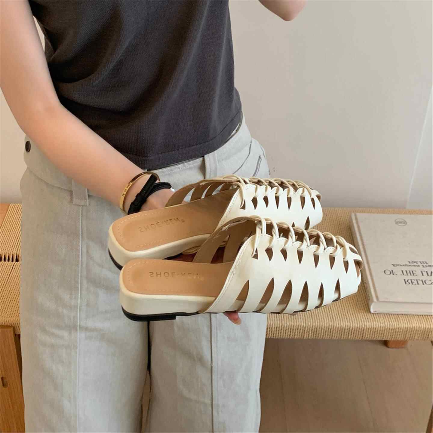 أحذية شاطئية نسائية مريحة وقاب - مراجعة Slip On Mule Flat وسعره