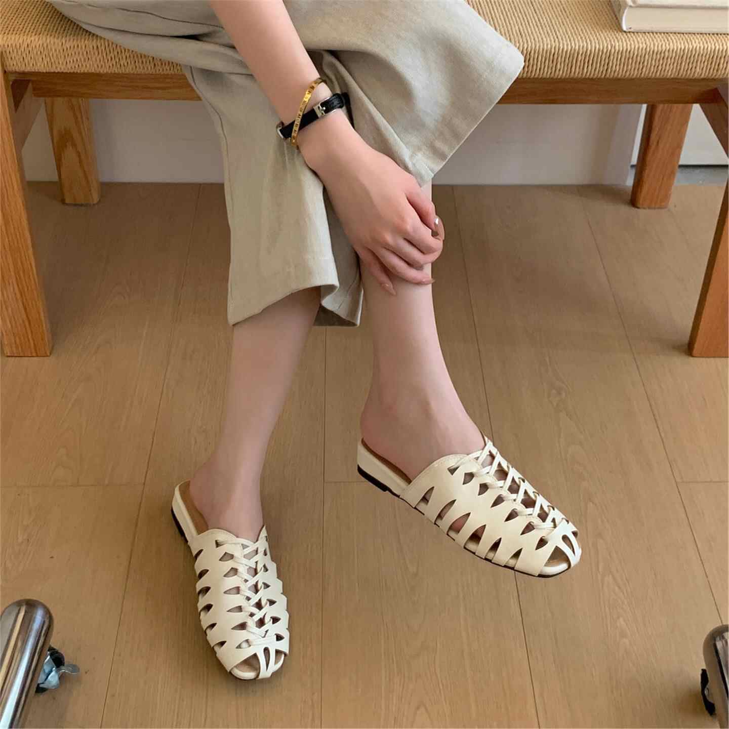 أحذية شاطئية نسائية مريحة وقاب - مراجعة Slip On Mule Flat وسعره