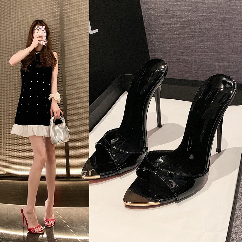شباشب نسائية جديدة لعام 2026 ب - مراجعة Platform Mule Heel وسعره