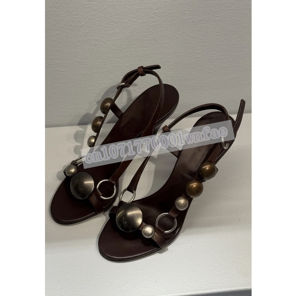 صنادل نسائية جلدية بنية بحزام  - مراجعة Platform Mule Heel وسعره