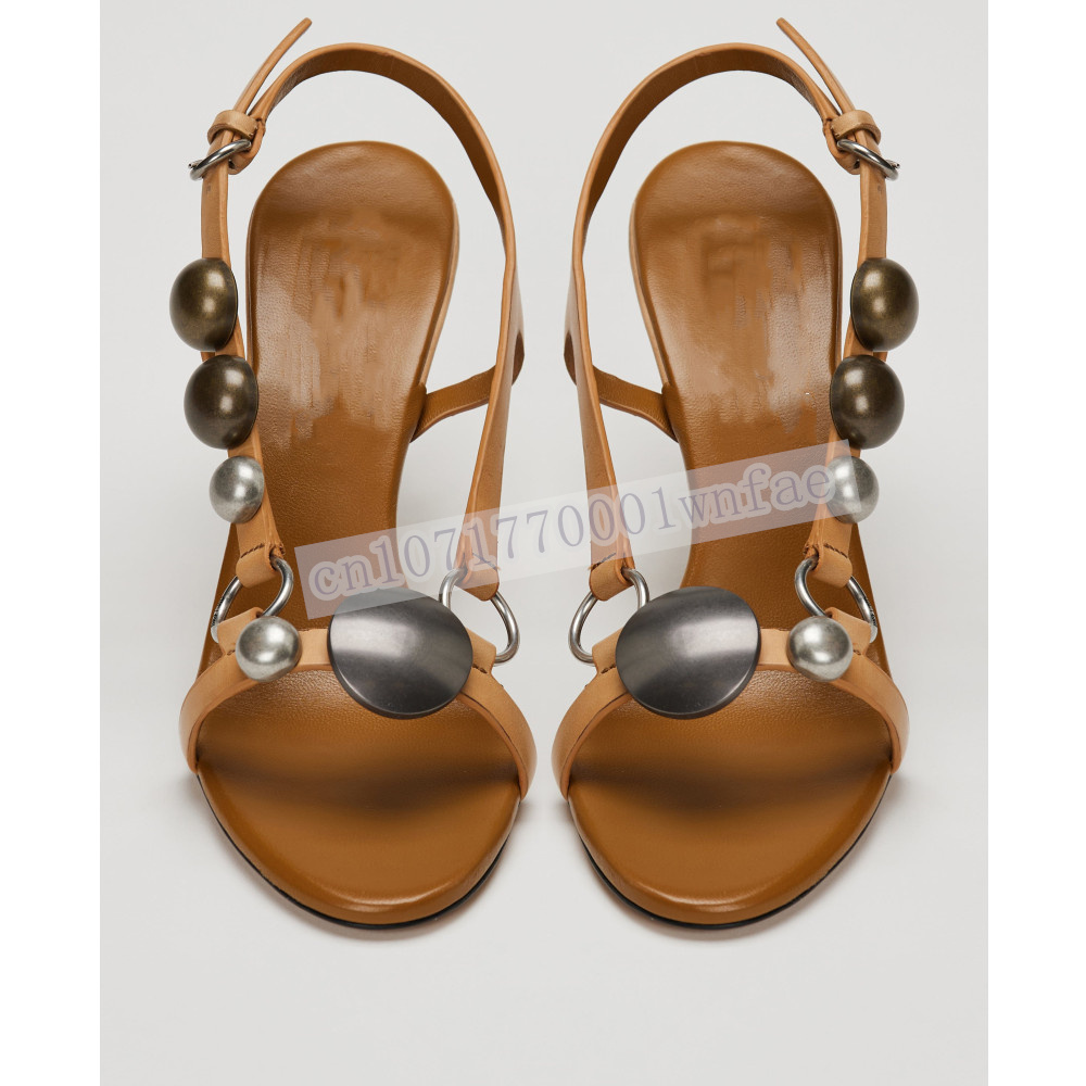 صنادل نسائية جلدية بنية بحزام  - مراجعة Platform Mule Heel وسعره