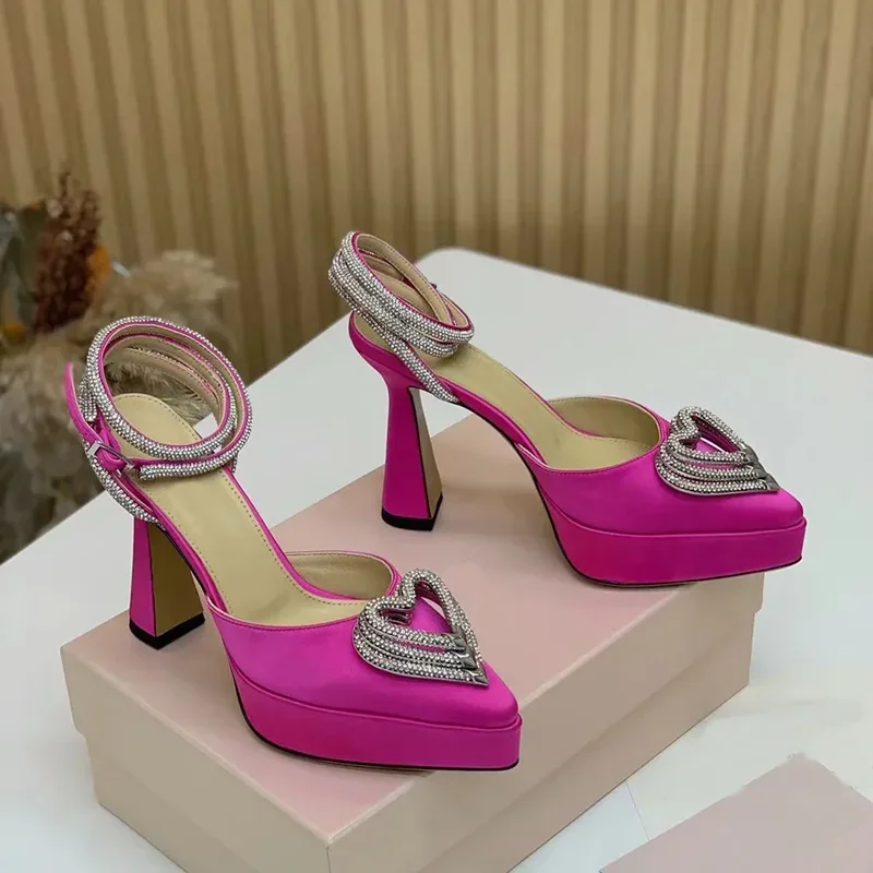 منصة كريستال الحب الديكور الصن - مراجعة Pointed Toe Flat وسعره